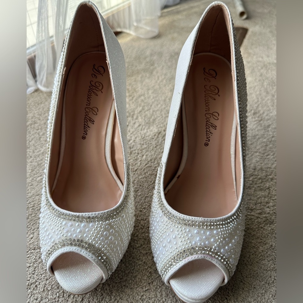 Wedding shoes, size 7
